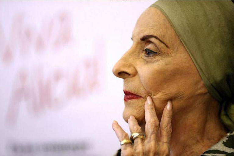 Museo Nacional de la Danza en Cuba dona libros sobre Alicia Alonso