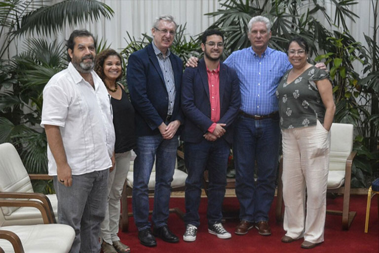 Presidente cubano se reúne con representantes de alcaldía brasileña