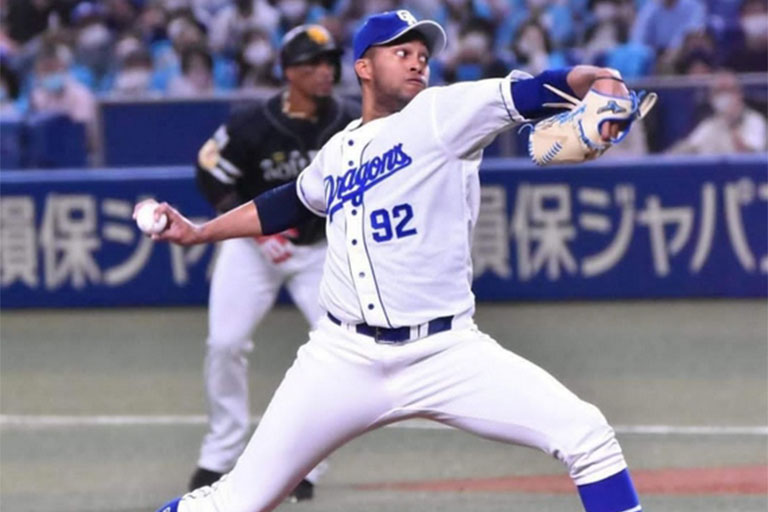 Raidel y Moinelo salvaron en Liga Japonesa de Beisbol Profesional
