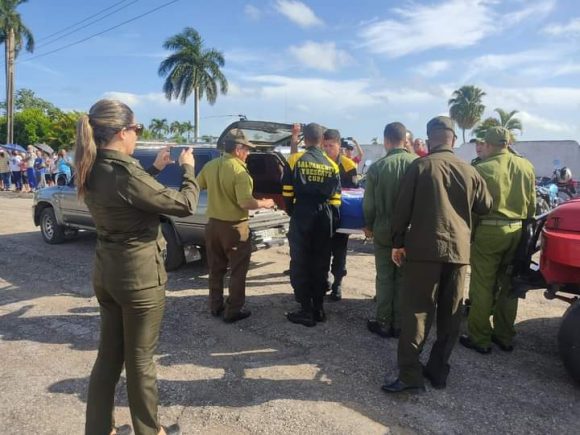 Pueblo de Rodas en Cienfuegos da último adiós a combatiente fallecido en incendio