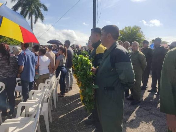 Pueblo de Rodas en Cienfuegos da último adiós a combatiente fallecido en incendio