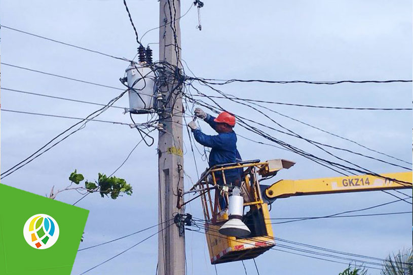 Presidente cubano lamenta fallecimiento de joven liniero que trabajaba en Pinar del Río