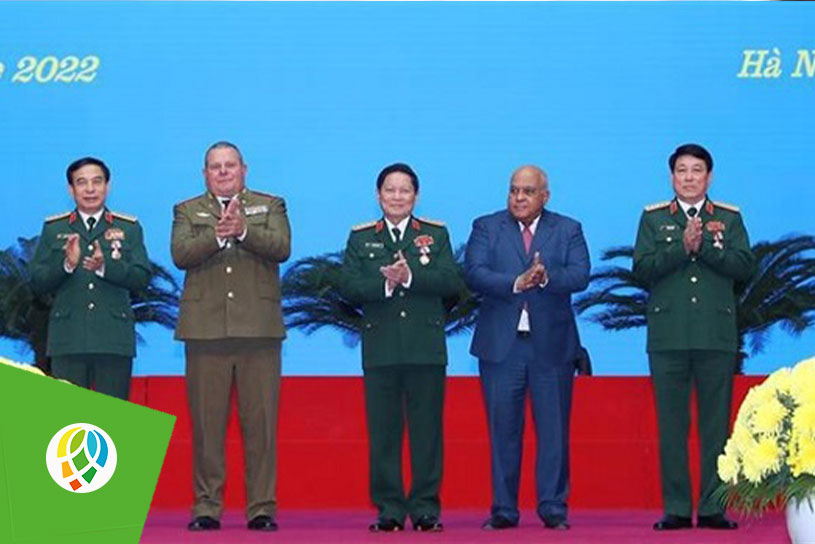 Cuba condecora a oficiales del Ejército Popular de Vietnam