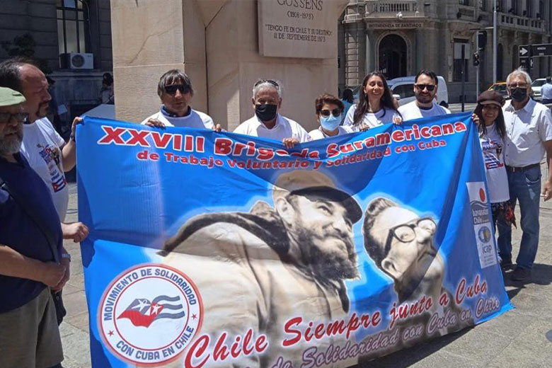 Chilenos viajan a Cuba para integrar brigada de solidaridad (+Fotos)