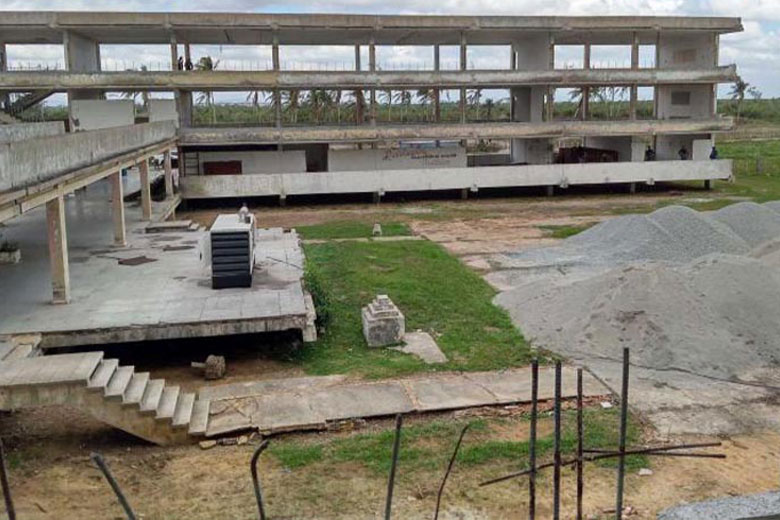 Convierten antiguas escuelas en granjas avícolas en Pinar del Río