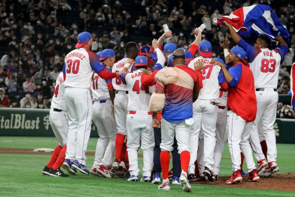 Partido entre las selecciones de Cuba y Australia.