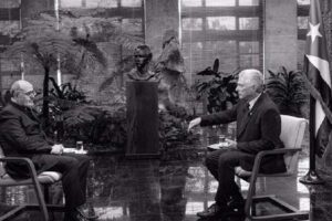 El director de la cadena, Ghassan Ben Jeddou, en entrevista con el presidente cubano Miguel Díaz-Canel Bermúdez.