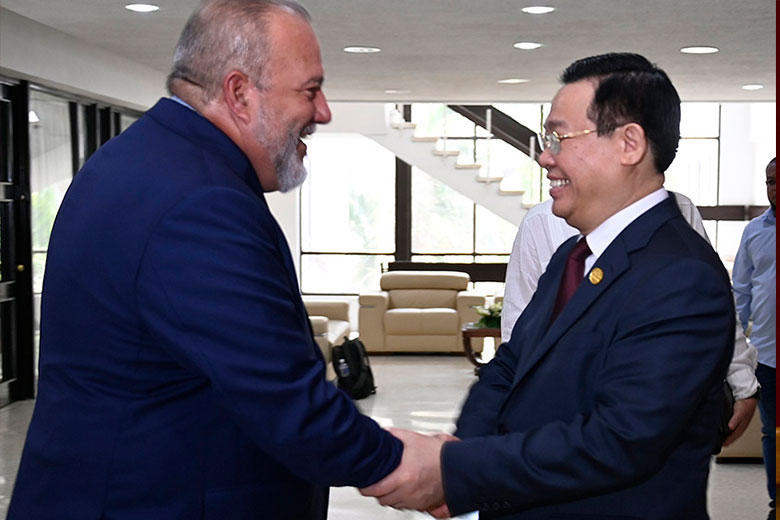 Altos dirigentes de Cuba y Vietnam en foro empresarial