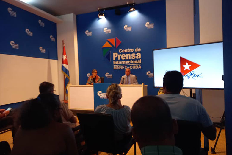 Anuncia Minrex nuevas medidas sobre pasaportes cubanos