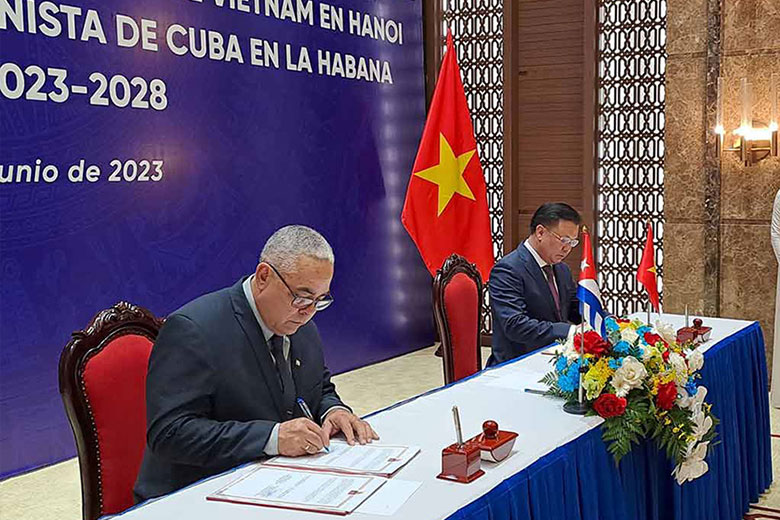 Firman acuerdo de cooperación los Partidos de Cuba y Vietnam