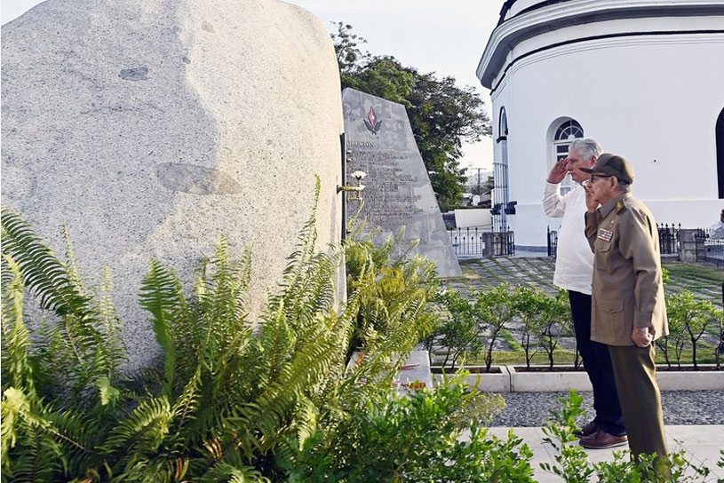 Rinden tributo a los padres fundadores de la Patria y a los héroes y mártires del 26 de julio