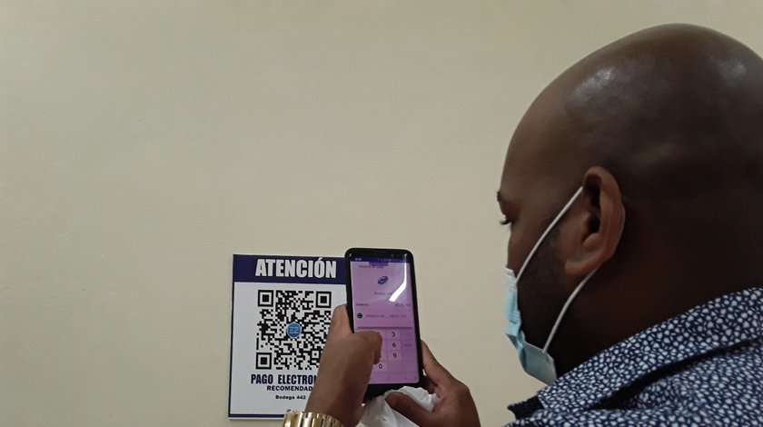 Presidente califica la bancarización de importante para la economía