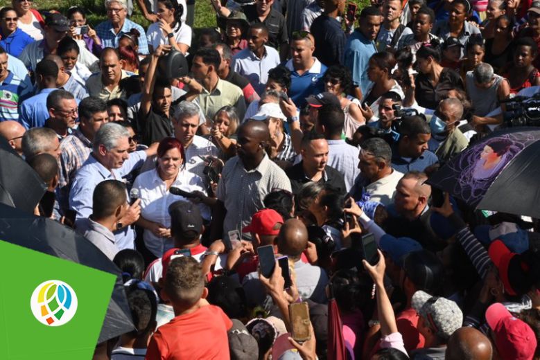 Reuniones para chequear tareas recuperativas, encuentros con el pueblo, diálogos con productores. Esas actividades formaron parte del recorrido que este jueves hizo el Primer Secretario del Comité Central del Partido Comunista y Presidente de la República de Cuba, Miguel Díaz-Canel Bermúdez, por las provincias de Pinar del Río y de Artemisa. Díaz-Canel en Pinar del Río y Artemisa: el ánimo de poner intensidad a la recuperación