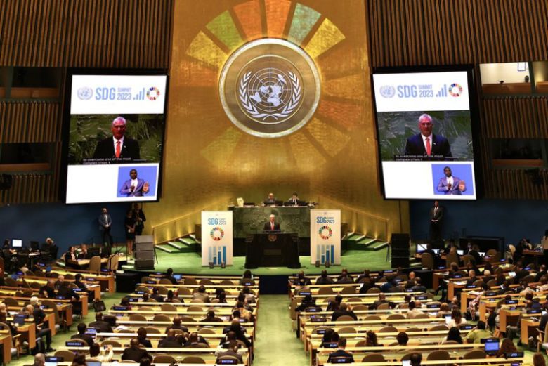 En su calidad de Presidente Pro témpore del Grupo de los 77 y China, el Primer Secretario del Comité Central de Partido Comunista y Presidente de la República de Cuba, Miguel Díaz-Canel Bermúdez, intervino este lunes durante la Cumbre sobre los Objetivos de Desarrollo Sostenible, que se desarrolla como parte de las reuniones de alto nivel del 78 periodo de sesiones de la Asamblea General de las Naciones Unidas.