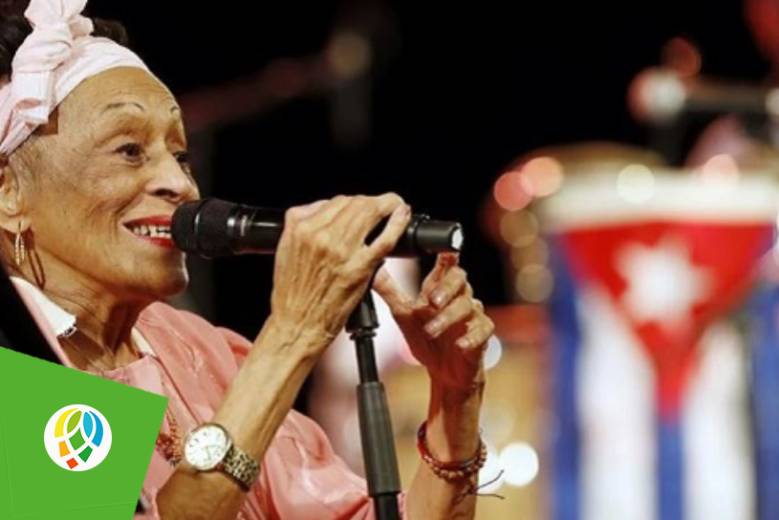 La Diva del Buena Vista Social Club, la intérprete cubana Omara Portuondo, ganó hoy el Latin Grammy 2023 en la categoría de Mejor Álbum Tropical Tradicional por su disco Vida, producido por la guatemalteca Gaby Moreno.