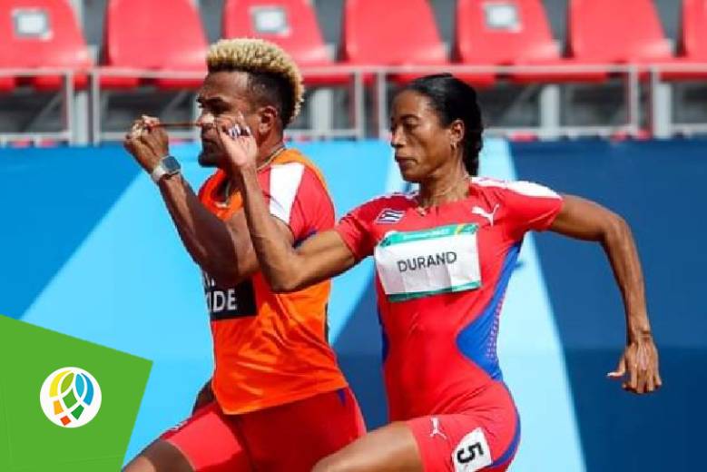 Omara Durand Elias, de Cuba, compite en la semifinal de 100 metros T12 en el atletismo de los VII Juegos Parapanamericanos Santiago 2023, con sede en el Centro Atlético Mario Recordón, el 23 de noviembre de 2023 en Ñuñoa, Santiago, Chile