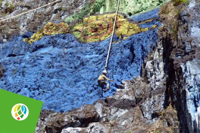 La restauración del mural es un trabajo extremadamente complicado y peligroso, ya que los pintores deben amarrarse con cuerdas y descolgarse desde la cima del mogote. Se pretende que la restauración total del mural culmine en marzo de 2024.