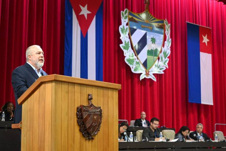 urante la primera jornada de trabajo de la Asamblea Nacional del Poder Popular, correspondiente a la X Legislatura, los diputados analizaron y debatieron las proyecciones de la Economía para el año próximo y los resultados al cierre del 2023. El Primer Ministro, Manuel Marrero Cruz, presentó las acciones del Gobierno para transformar la situación actual del país.