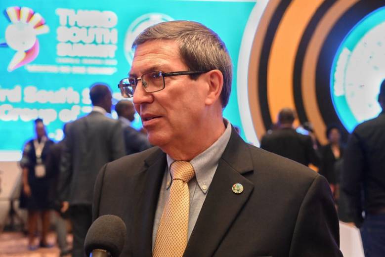En el contexto de las XIX Cumbre del Movimiento de Países No Alineados y de la Tercera Cumbre Sur, realizadas durante los últimos días en Uganda, el ministro de Relaciones Exteriores de Cuba, Bruno Rodríguez Parrilla, ofreció declaraciones al equipo de prensa de la Presidencia.